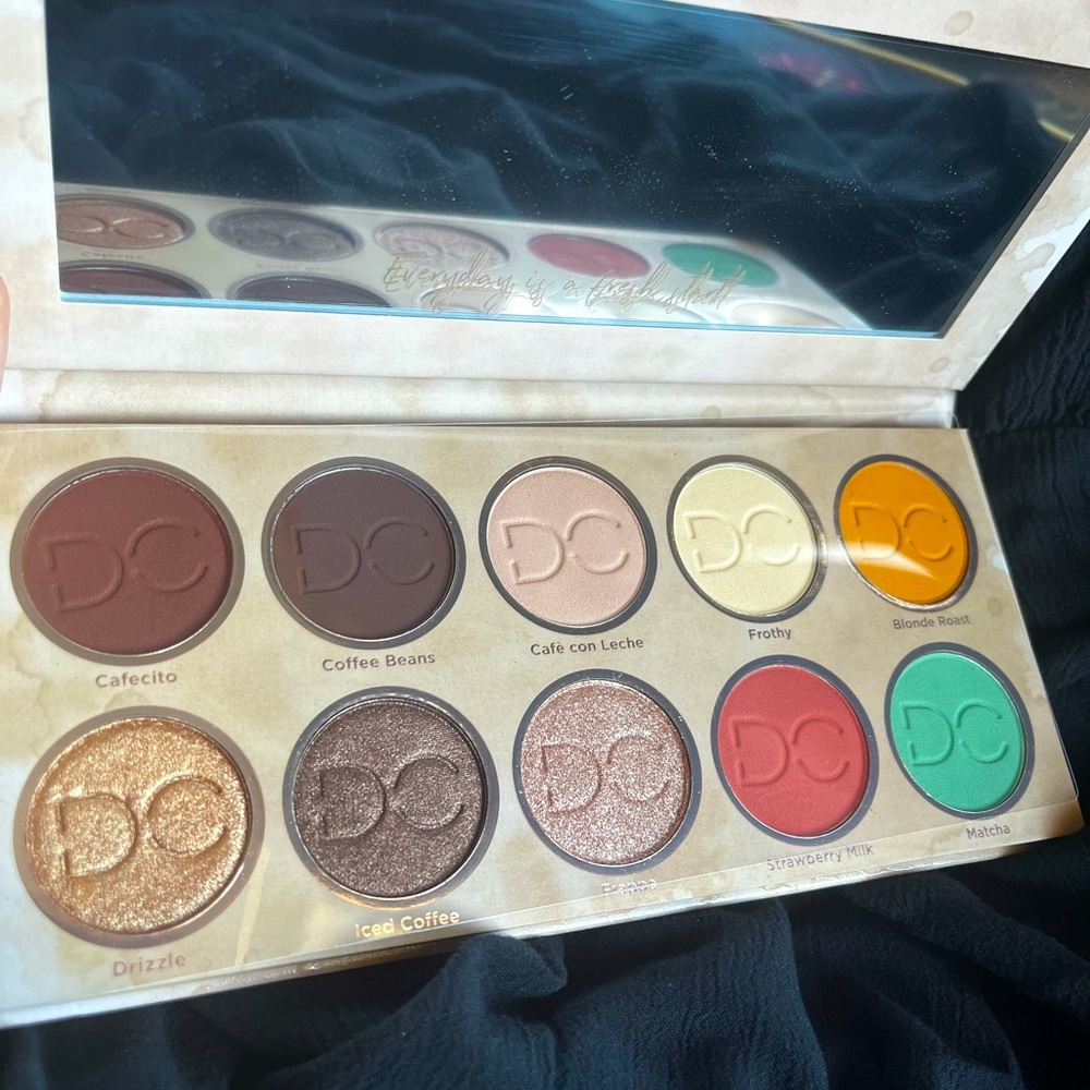 🌟Dominique Cosmetics Latte 2 Eyeshadow Palette🌟